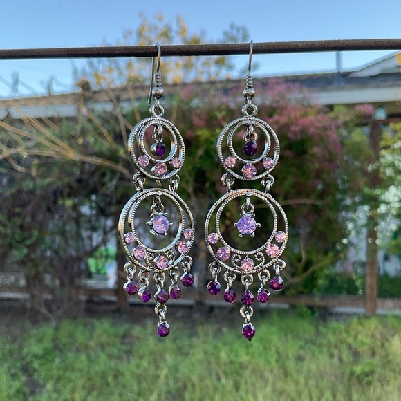 “New”. Vintage Crystal Dangle Earrings.  3 1/4 Inch Drop. - Picture 2 of 3